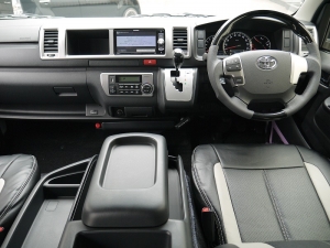 ハイエースワゴン4型新車４ＷＤ　６AT　