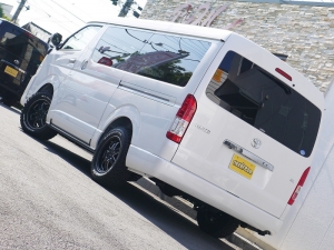 ハイエースワゴン4型新車４ＷＤ　６AT　