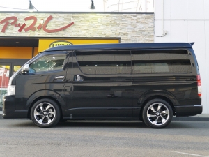 ハイエースワゴンワゴン１０人乗り 　４ＷＤ　