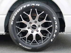ハイエースバン4型新車　３０００ディーゼルターボ４ＷＤ　ダークプライム