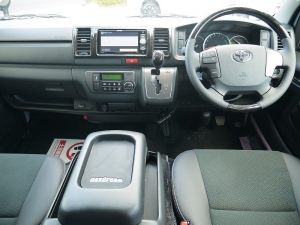 ハイエースバン4型新車　３０００ディーゼルターボ４ＷＤ　ダークプライム
