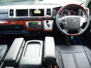 ハイエースワゴン4型新車４ＷＤ　６AT　