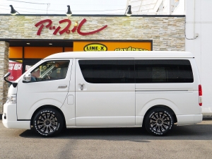 ハイエースワゴン4型新車４ＷＤ　６AT　