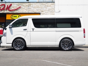 ハイエースワゴン4型新車４ＷＤ　６AT　