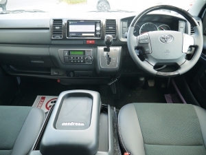 ハイエースバン4型新車　３０００ディーゼルターボ４ＷＤ　ダークプライム