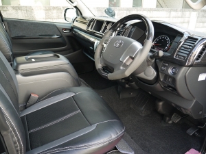 ハイエースワゴン4型新車４ＷＤ　６AT　
