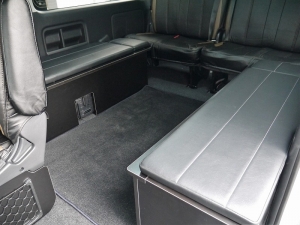 ハイエースワゴン4型新車４ＷＤ　６AT　