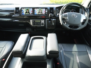 ハイエースワゴン4型新車４ＷＤ　６AT　