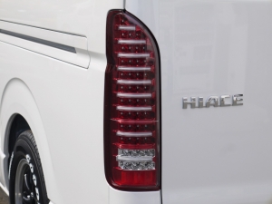 ハイエースワゴン4型新車４ＷＤ　６AT　