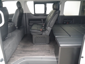 ハイエースワゴン4型新車４ＷＤ　６AT　