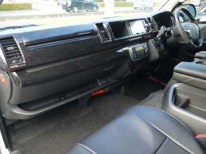 ハイエースワゴン4型新車４ＷＤ　６AT　