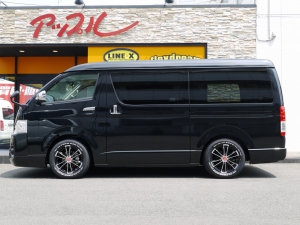 ハイエースワゴン4型新車　10人乗６AT　４ＷＤ