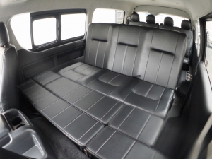 ハイエースワゴン4型新車　10人乗６AT　４ＷＤ