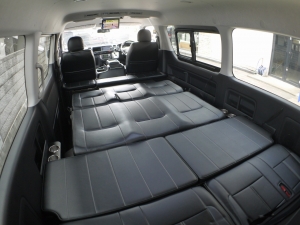 ハイエースワゴン4型新車　10人乗６AT　４ＷＤ