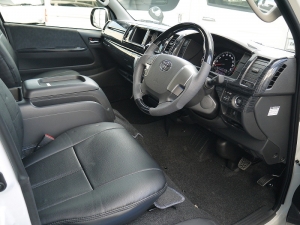 ハイエースワゴン4型新車４ＷＤ　６AT　