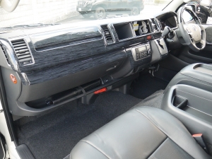 ハイエースワゴン4型新車４ＷＤ　６AT　