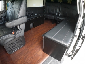 ハイエースワゴン4型新車４ＷＤ　６AT　