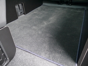 ハイエースワゴン4型新車４ＷＤ　６AT　
