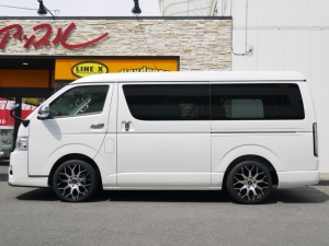 ハイエースワゴン4型新車４ＷＤ　６AT　
