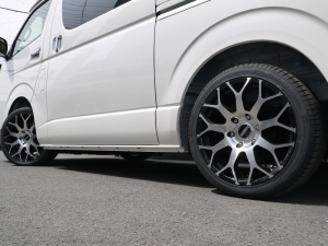 ハイエースワゴン4型新車４ＷＤ　６AT　
