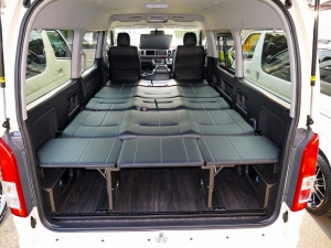 ハイエースワゴン4型新車　10人乗６AT　４ＷＤ