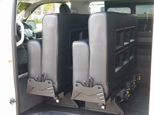 ハイエースワゴン4型新車　10人乗６AT　４ＷＤ
