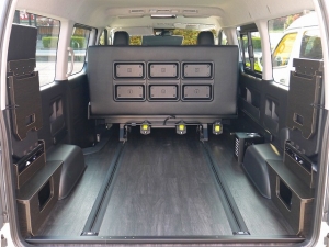 ハイエースワゴン4型新車　10人乗６AT　４ＷＤ