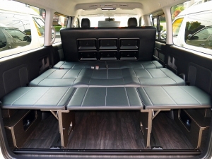 ハイエースワゴン4型新車　10人乗６AT　４ＷＤ