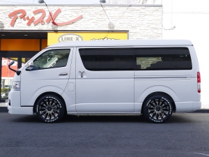 ハイエースワゴン4型新車４ＷＤ　６AT　