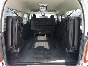 ハイエースワゴン4型新車４ＷＤ　６AT　