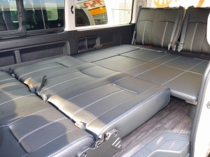 ハイエースワゴン4型新車４ＷＤ　６AT　