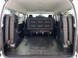 ハイエースワゴン4型新車４ＷＤ　６AT　