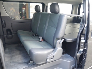 ハイエースバン4型新車　ダークプライム