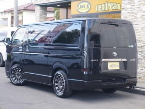 ハイエースバン4型新車　ダークプライム