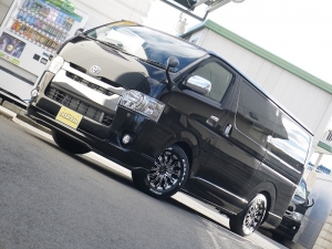 ハイエースバン4型新車　ダークプライム