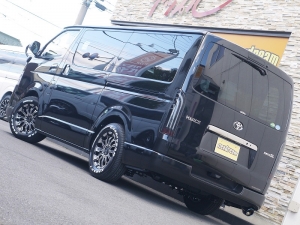 ハイエースバン4型新車　ダークプライム
