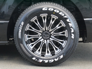 ハイエースバン4型新車　ダークプライム