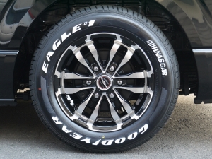 ハイエースバン4型新車　３０００ディーゼルターボ４ＷＤ　ダークプライム