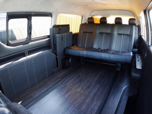 ハイエースワゴン4型新車　10人乗６AT　４ＷＤ