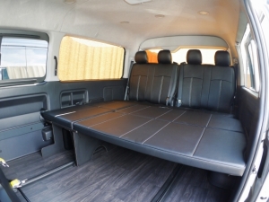 ハイエースワゴン4型新車　10人乗６AT　４ＷＤ