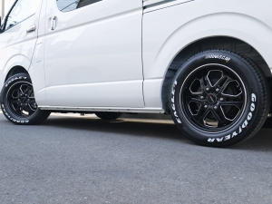 ハイエースワゴン4型新車４ＷＤ　６AT　