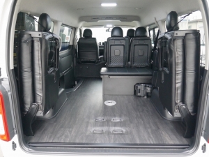 ハイエースワゴン4型新車４ＷＤ　６AT　