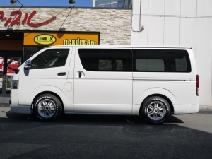 ハイエースバン4型新車　ダークプライム