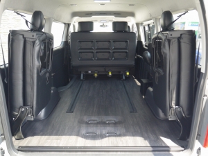 ハイエースワゴン4型新車４ＷＤ　６AT　