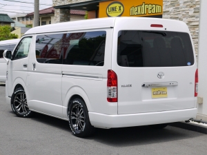 ハイエースワゴン4型新車４ＷＤ　６AT　
