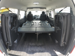 ハイエースワゴン4型新車４ＷＤ　６AT　