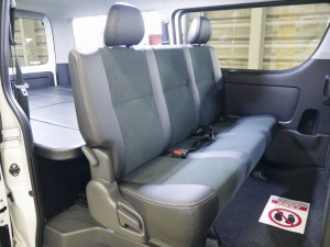ハイエースバン4型新車　ダークプライム