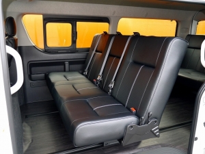 ハイエースワゴン4型新車　10人乗６AT　４ＷＤ