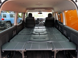 ハイエースワゴン4型新車　10人乗６AT　４ＷＤ