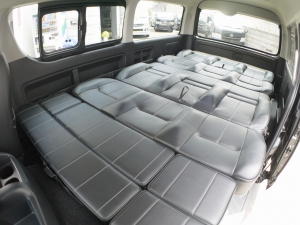 ハイエースワゴン4型新車　10人乗６AT　４ＷＤ